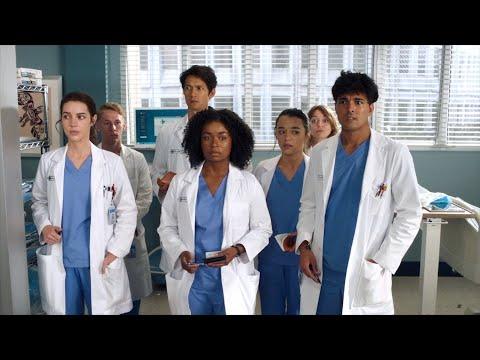 Grey's Anatomy Season 19 Sneak Peek | Meredith Grey Welcomes the New Residents!