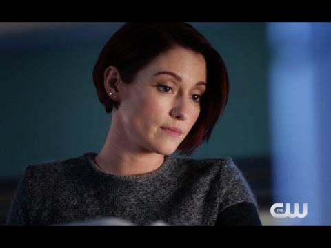 Supergirl 3x12 -- Alex and Sam Scene