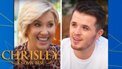 Savannah Helps Elliott With His Dating Profile | Growing Up Chrisley | USA Network #shorts