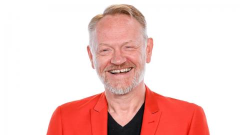 Jared Harris Reacts to "Chernobyl" Being the Top Rated TV Show on IMDb