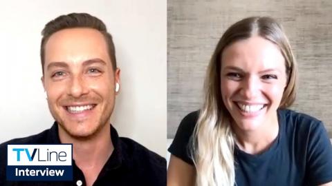 Chicago P.D.’s Jesse Lee Soffer, Tracy Spiridakos Talk Upstead Engagement | NewsLine