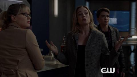 'Crisis on Infinite Earths' Promo — 'Legends of Tomorrow'