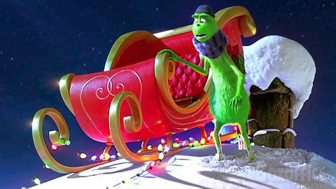 The Grinch wants to steal Santa's sleigh!