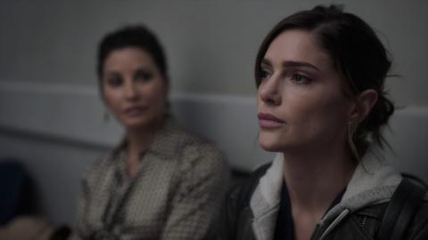 New Amsterdam 2x14 — Gina Gershon as Bloom's Mother