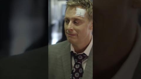 Asta knows how to get his attention. #ResidentAlien #AlanTudyk #SaraTomko #TVShows #ShowClips