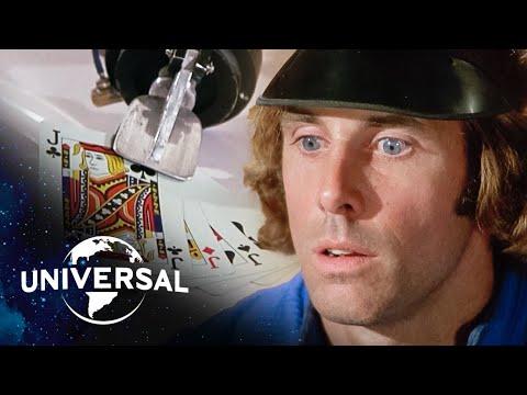 Silent Running (50th Anniversary) | Bruce Dern Teaches Poker to Robots