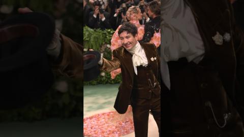 Let's tip our hats off to #BarryKeoghan! ???? #MetGala #Shorts