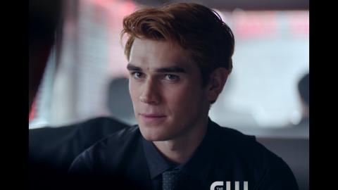 Riverdale 2x19 -- Archie's Still Looking for the Black Hood